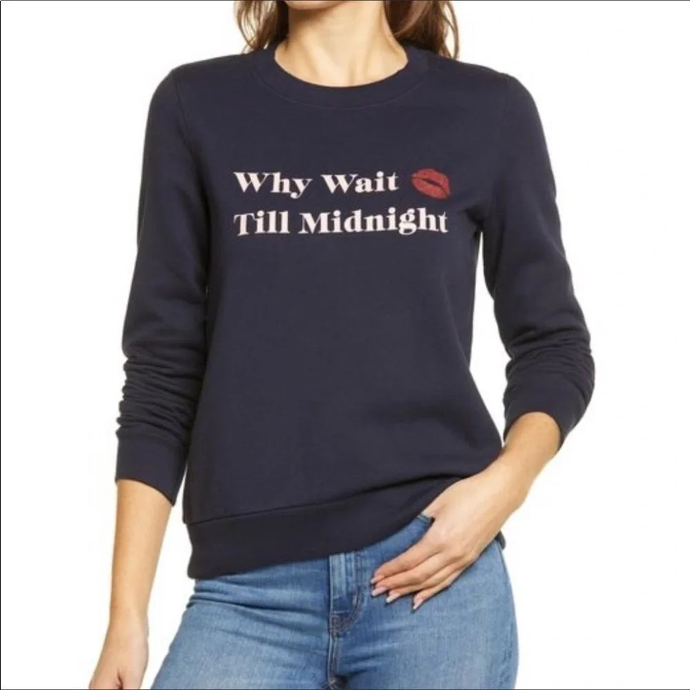 1901 Navy Blue Pullover Sweatshirt Graphic Lip NYE